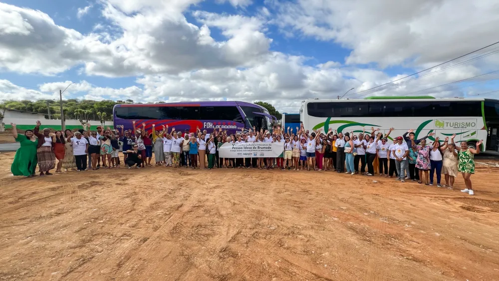 Idosos dos grupos de convivência dos CRAS viajam em celebração ao dia Dia Internacional da Pessoa Idosa