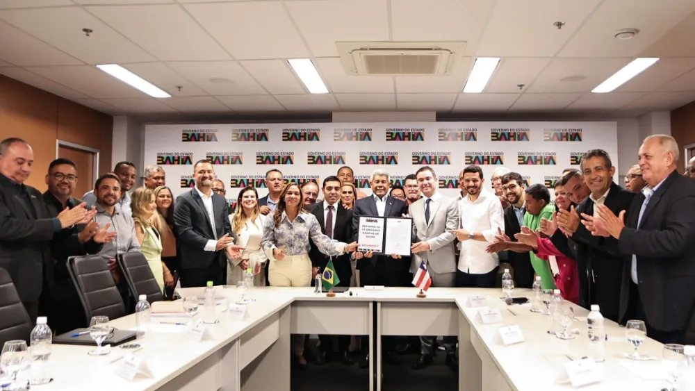 Governador da Bahia e prefeito de Brumado assinam convênio para construção do novo Mercado Municipal e a reforma de três UBS