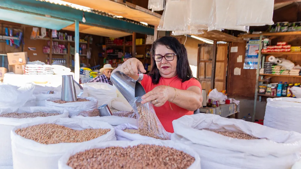 Feira livre terá funcionamento alterado nesta semana por conta do feriado do Dia do Trabalho