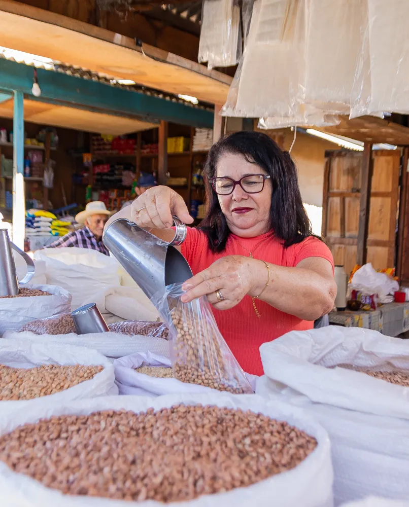 Feira livre terá funcionamento alterado nesta semana por conta do feriado do Dia do Trabalho