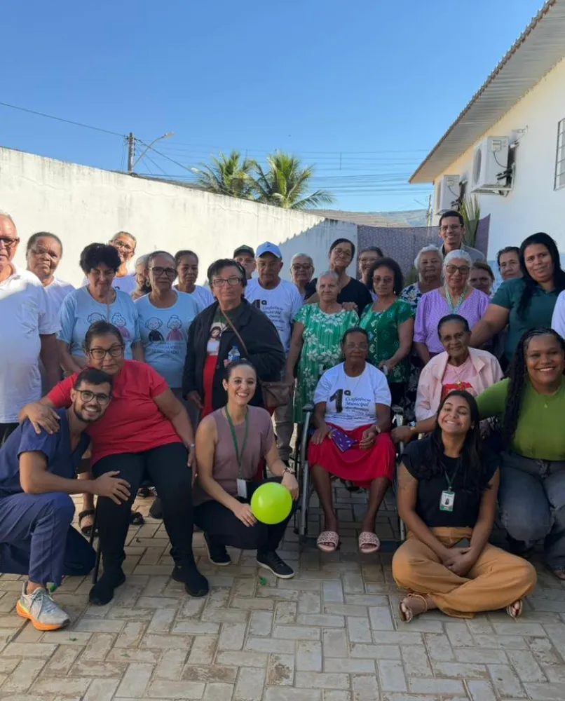 Idosos do CRAS Esther Trindade participaram de encontro com atividades físicas e momentos de integração