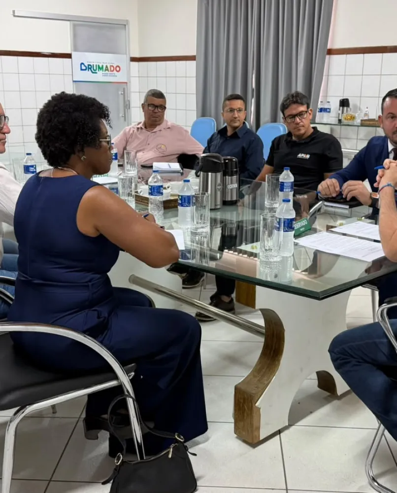 Reajuste dos servidores e rateio do Fundeb foram tema de reunião no gabinete do prefeito