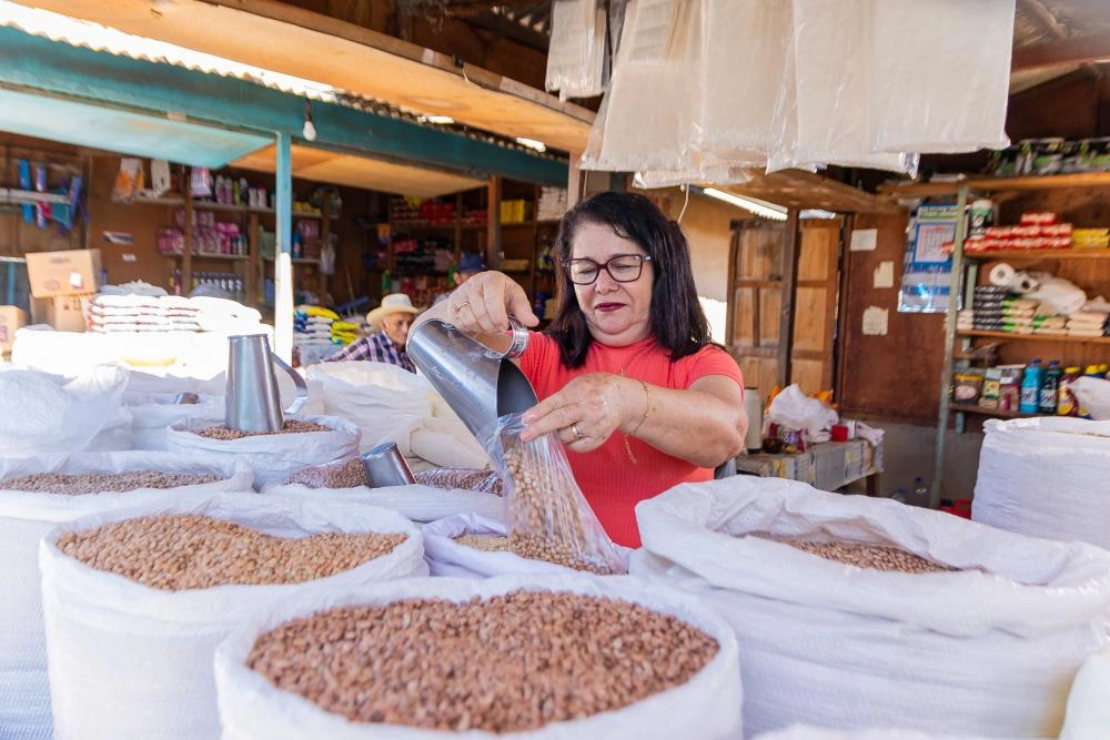 Feira livre terá funcionamento alterado nesta semana por conta do feriado do Dia do Trabalho