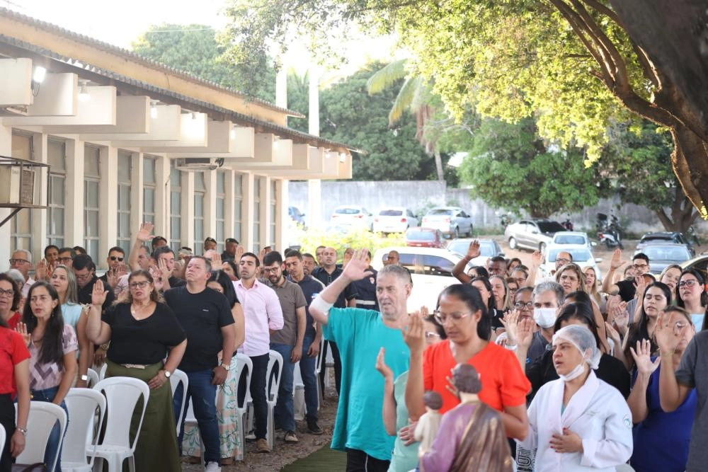 Missa em ação de graças reúne colaboradores e comunidade no Hospital Municipal Magalhães Neto