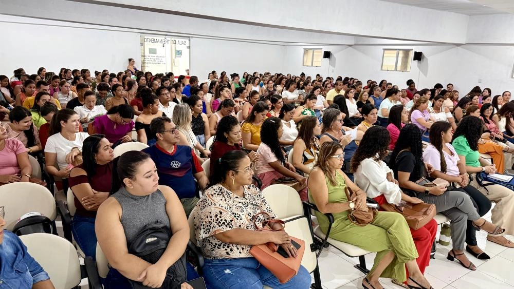 Prefeitura realiza formação para monitores de alunos PCD