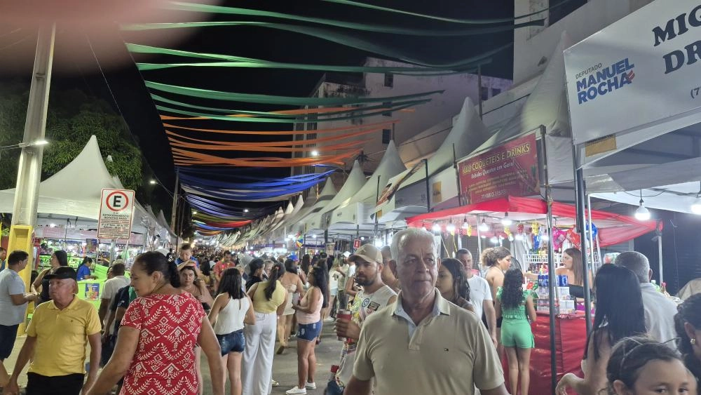 Barraqueiros e ambulantes comemoram vendas aquecidas no CarnaBrumas 2026