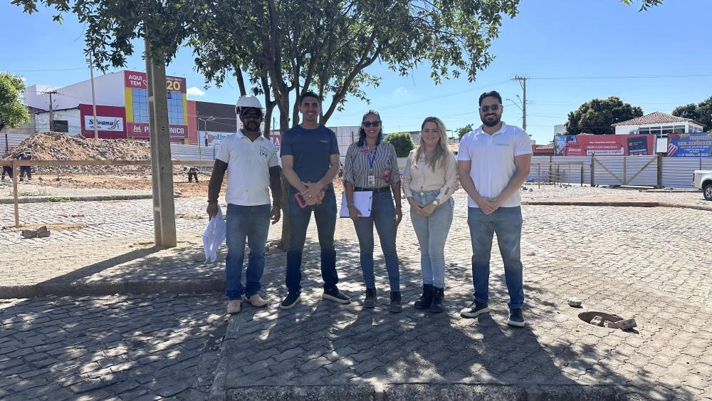 Equipe técnica da Conder realizou vistoria nas obras do novo Mercado Municipal e da Avenida Agnelo em Brumado