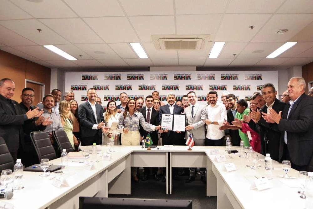 Governador da Bahia e prefeito de Brumado assinam convênio para construção do novo Mercado Municipal e a reforma de três UBS