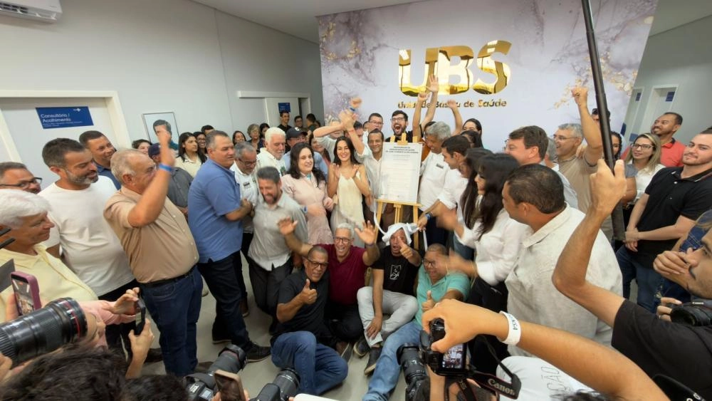 População de Brumado celebra nova UBS e comemora o avanço rumo ao saneamento básico