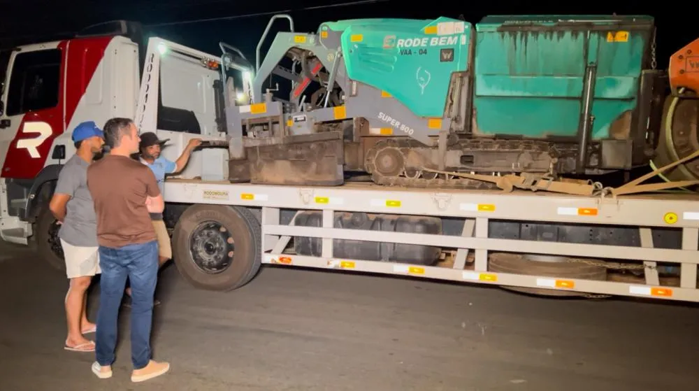 Mais de 20 mil m² de pavimentação para as ruas dos Brisas. Máquinas chegam à Brumado para realizar o trabalho