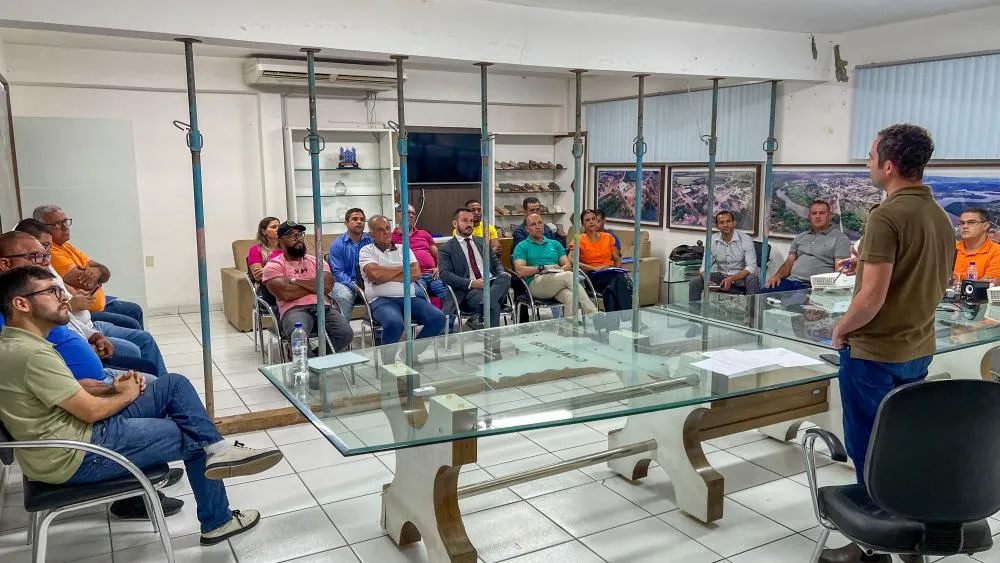 Prefeito se reúne com comissão da obra para alinhar projeto do Novo Mercado Municipal de Brumado