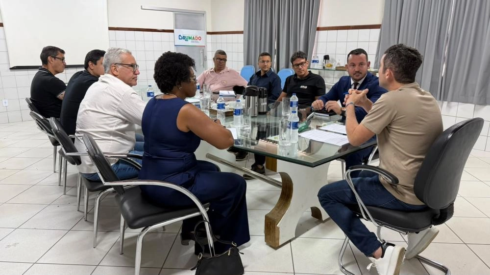 Reajuste dos servidores e rateio do Fundeb foram tema de reunião no gabinete do prefeito